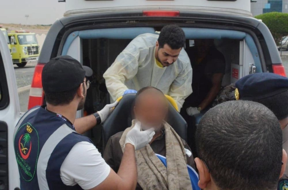 






.. وخلال نقل المسن عبر الإسعاف