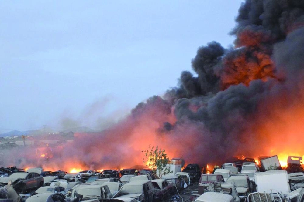 ألسنة اللهب جراء الحريق  (مكة)