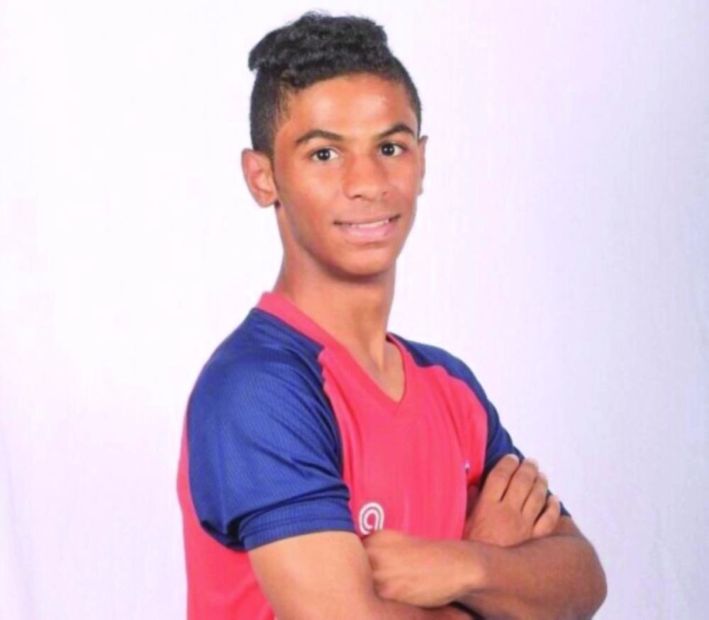 






حسين العيسى