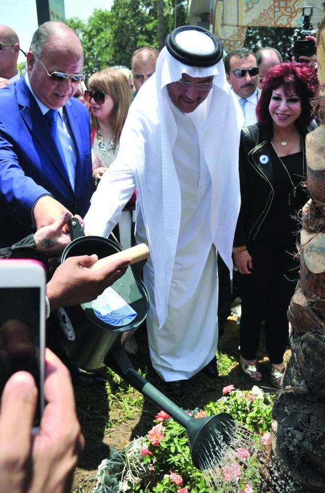 أسامة نقلي وخالد عبدالعال خلال تدشين المبادرة (واس)