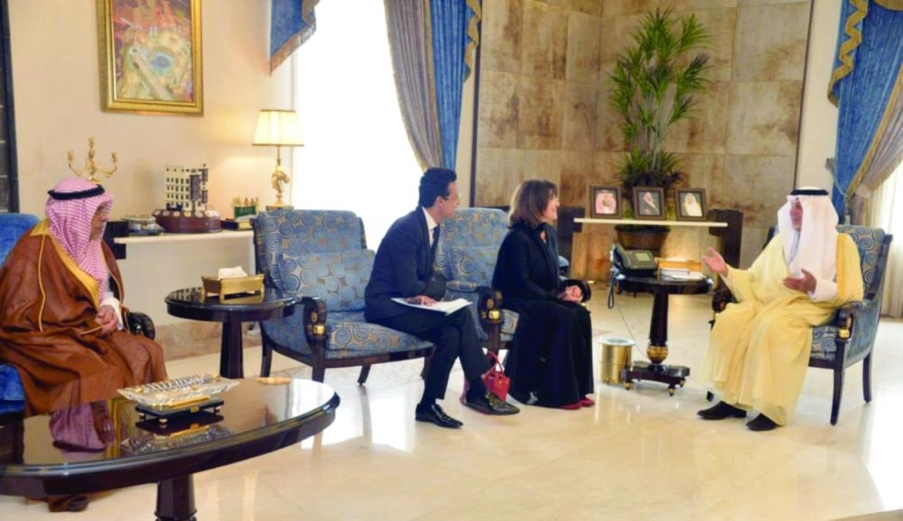 خالد الفيصل خلال لقائه ناتلي قوليه (مكة) 