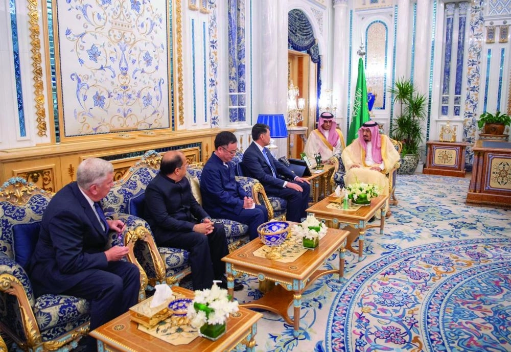 






.. وخلال حديثه مع السفراء المعتمدين                                                  (واس) 