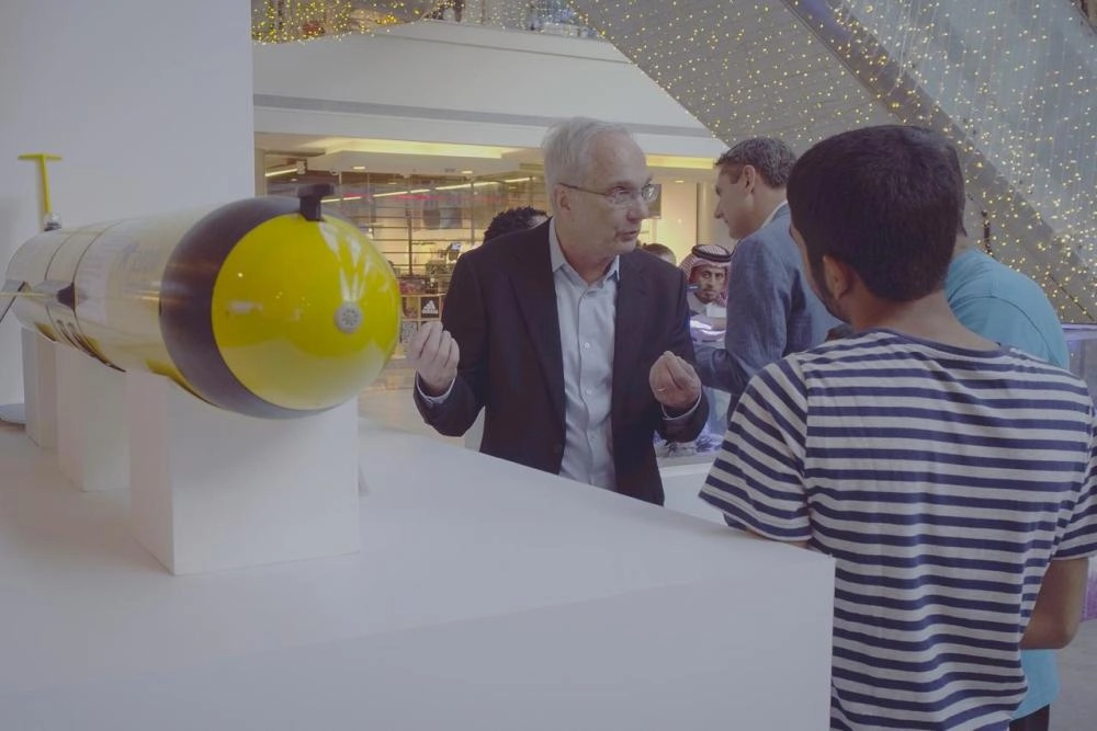 جانب من الزوار في معرض " كاوست " 