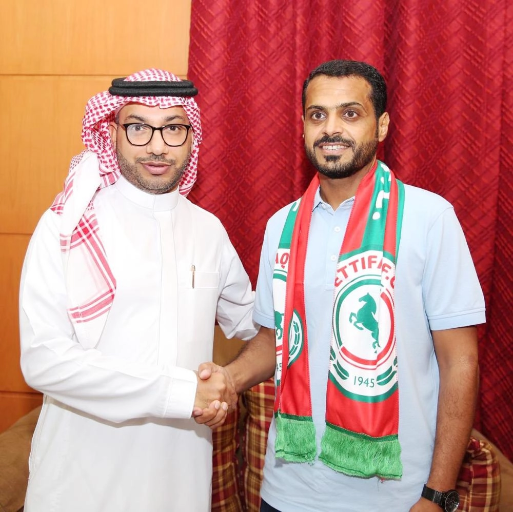 



رئيس الاتفاق يحتفي بالعطوي                  (مكة)