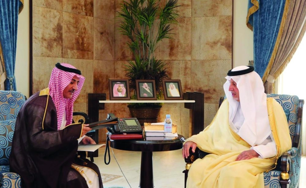 






.. وخلال استقباله سعد الزهراني