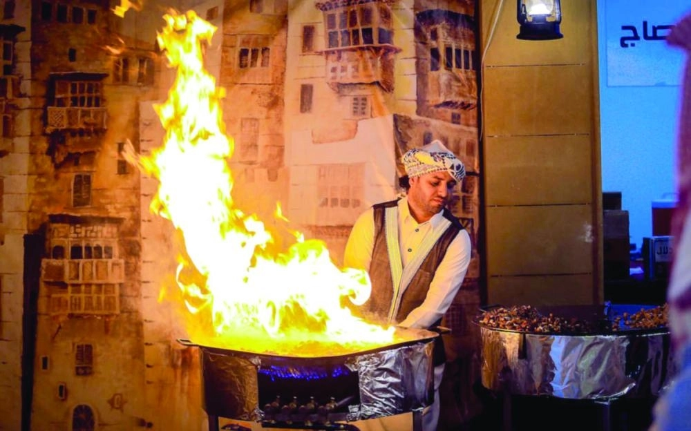 






من أركان البيع المنتشرة في جنبات المهرجان                                               (واس)