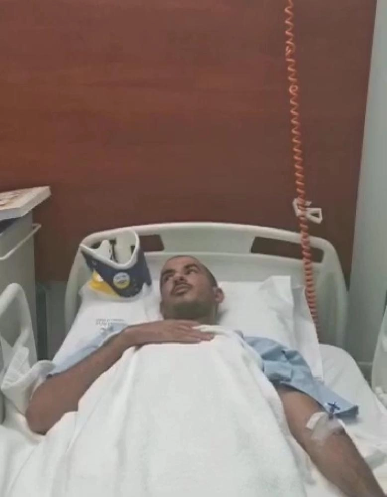 






مصاب يتلقى العلاج بمستشفى عسير