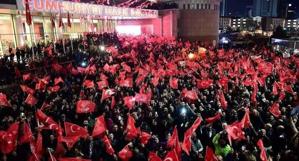 احتفالات كبيرة بفوز أوغلو (مكة)