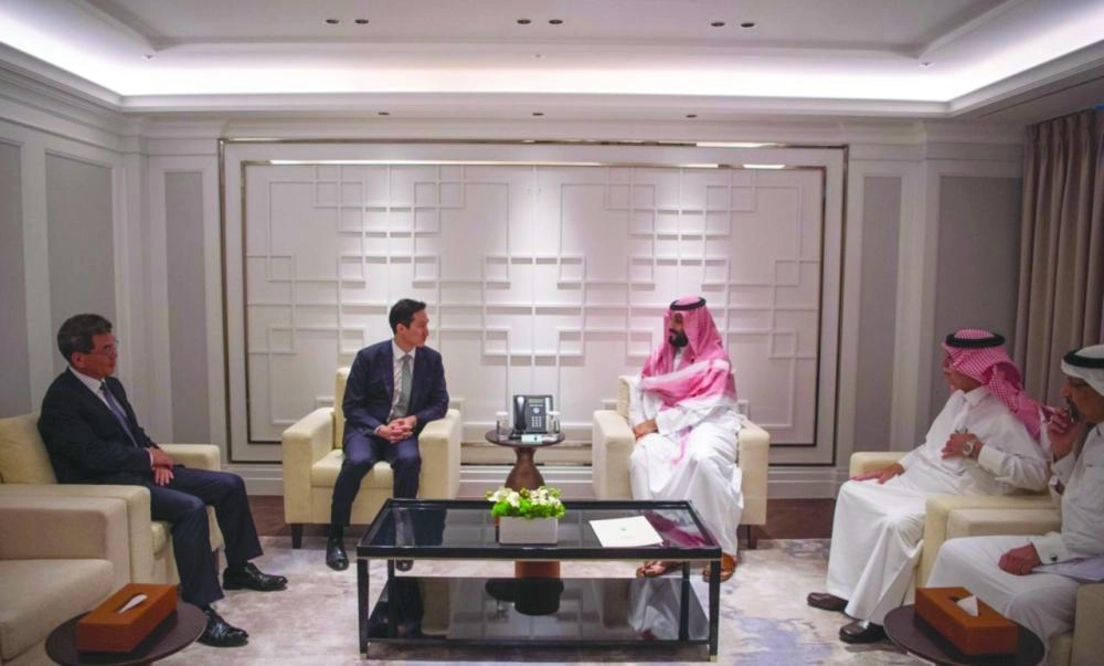 ولي العهد متحدثا مع رئيس هيونداي (واس)