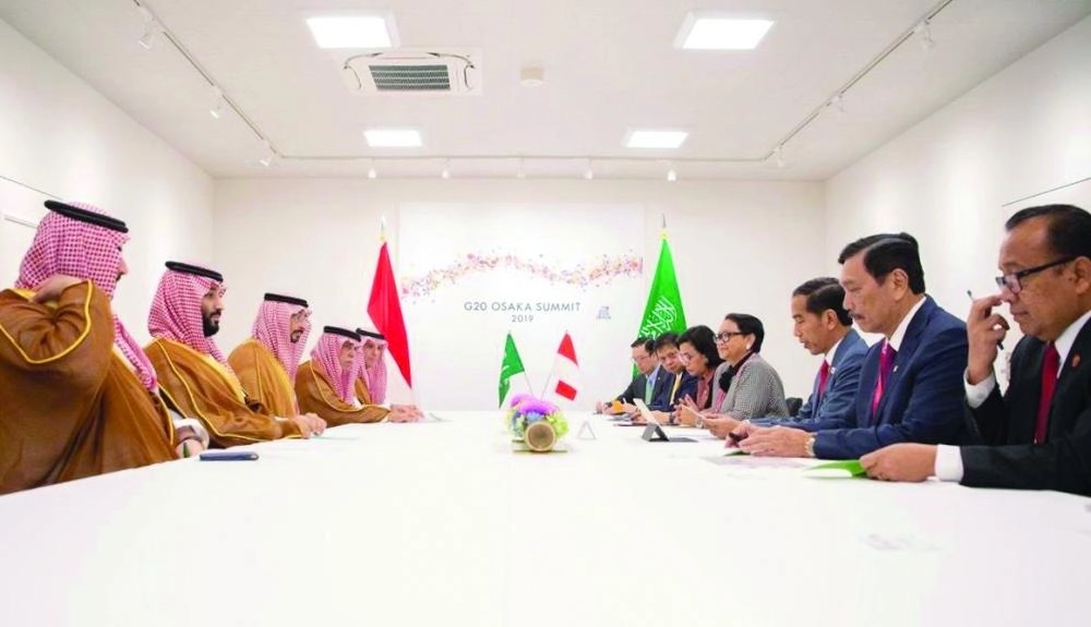 



لقاء ولي العهد مع رئيس جمهورية إندونيسيا                                                   (واس)