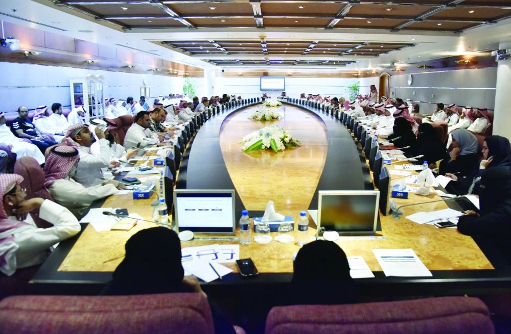 






جانب من ورشة العمل أمس                                                   (مكة)