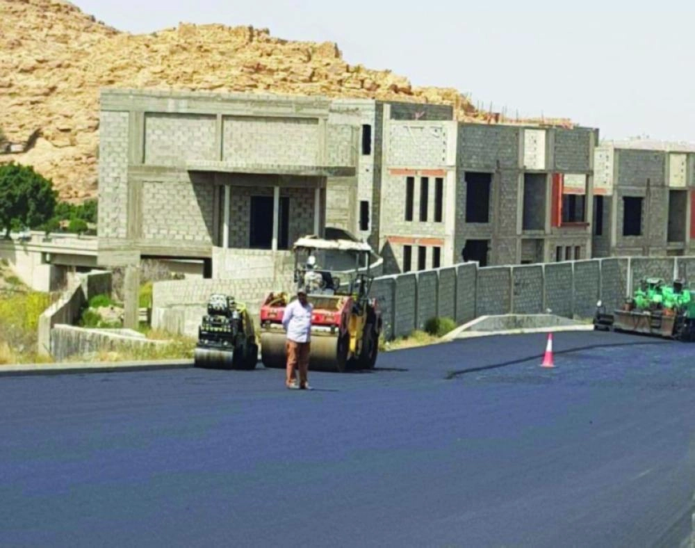 






من أعمال السفلتة                                      (مكة)