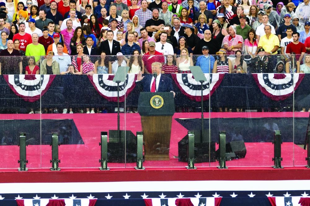 






دونالد ترمب يلقي خطابا بمناسبة يوم الاستقلال                                                          (د ب أ)