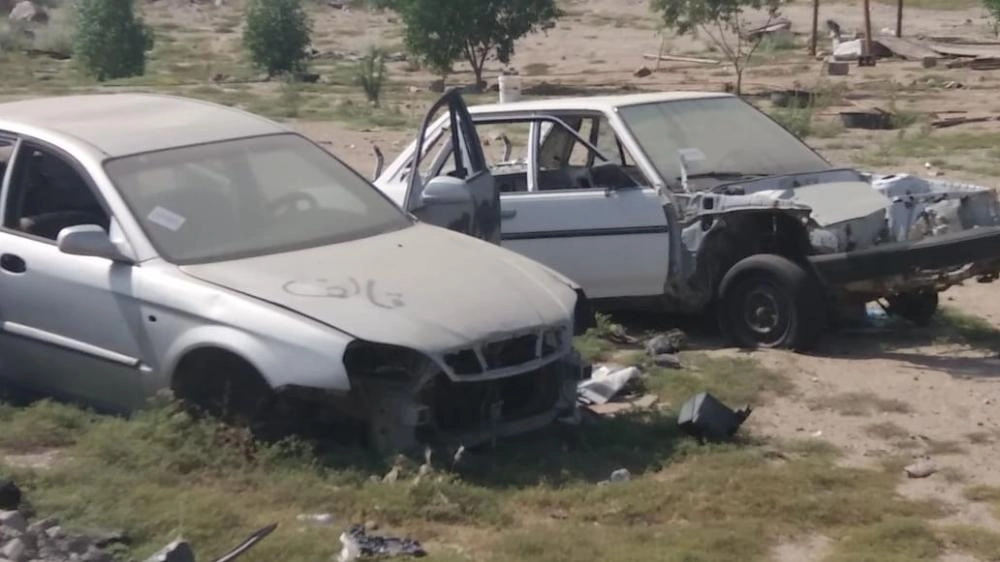 



سيارات تالفة داخل الأحياء