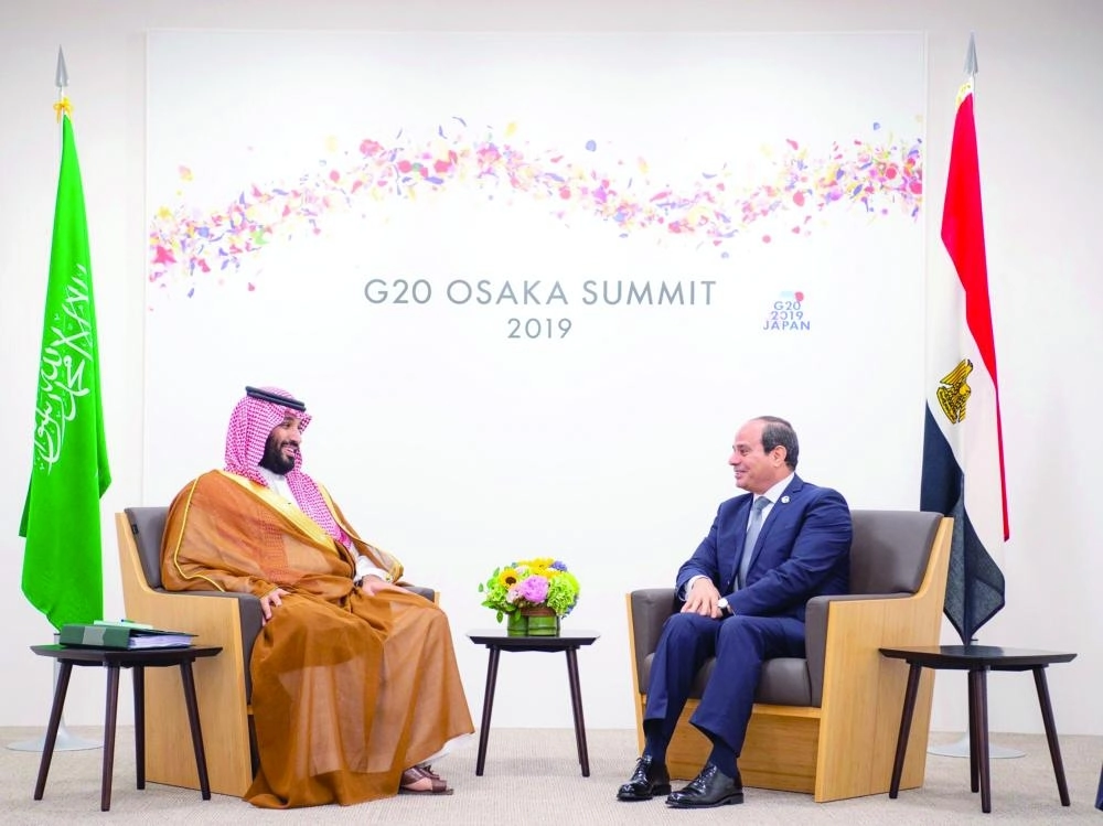 الأمير محمد بن سلمان وعبدالفتاح السيسي خلال لقائهما على هامش قمة العشرين  