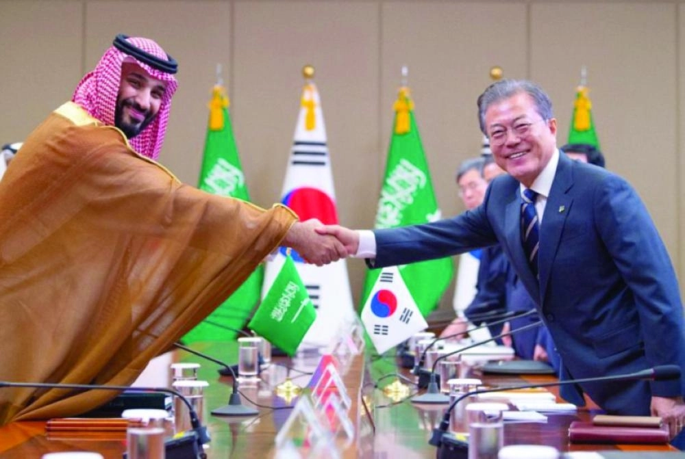 الرئيس الكوري لدى استقباله ولي العهد في القصر الأزرق