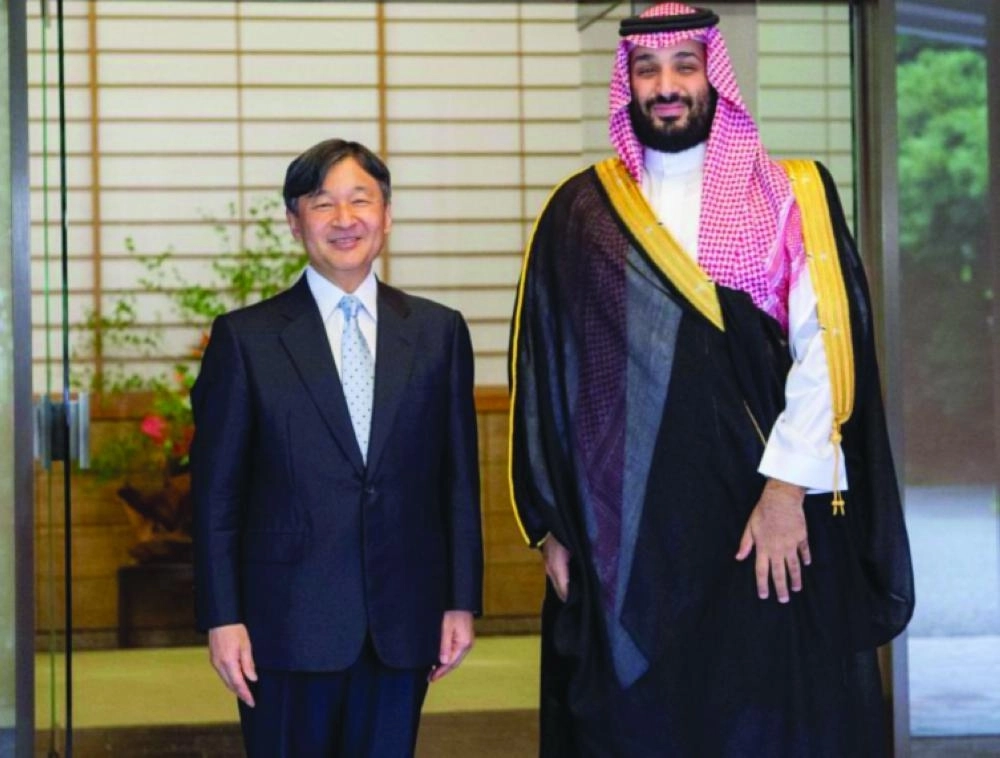 ولي لدى لقائه امبراطور اليابان