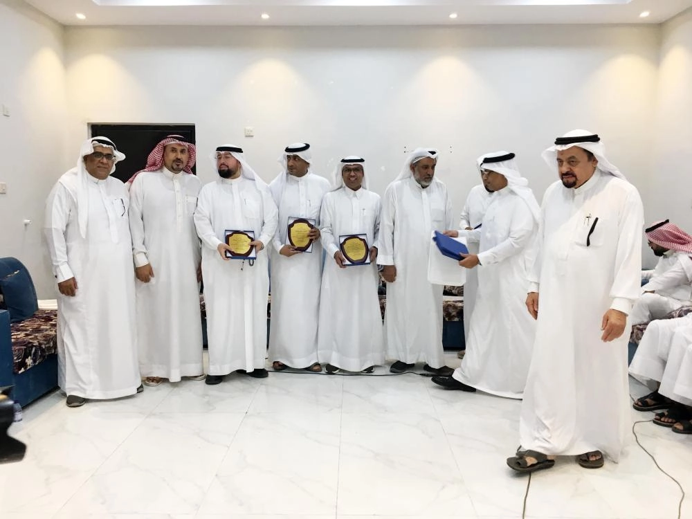 الشعراء خلال تكريمهم في الحفل