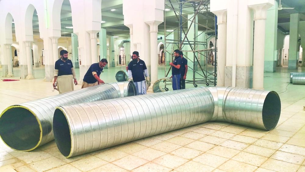 تغيير واستبدال أجهزة التكييف بمسجد نمرة (أنس الحارثي)