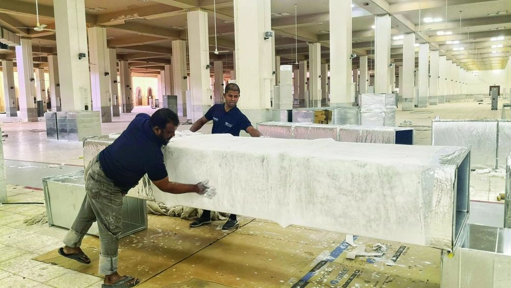 تغيير واستبدال أجهزة التكييف بمسجد نمرة (أنس الحارثي)