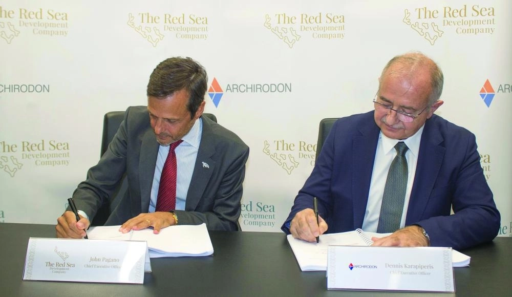 



أثناء توقيع الاتفاقية                   (البحر الأحمر)