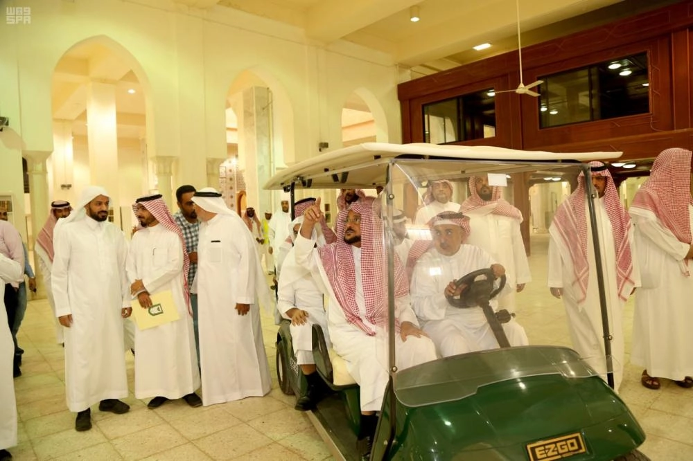 وزير الشؤون الإسلامية يتفقد مساجد المشاعر المقدسة