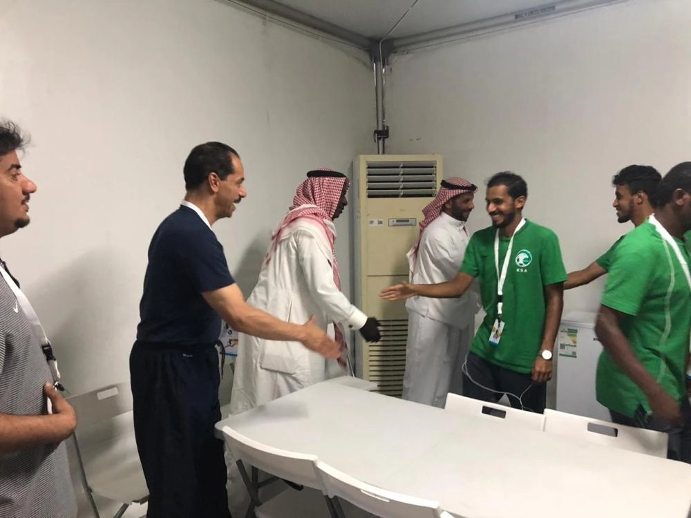 لقاء لاعبي المنتخب القداما بلاعبي اخضر الشواطى