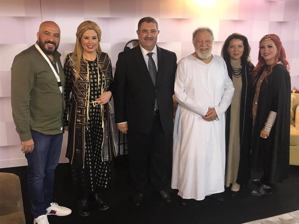 المشاركين في العرض المسرحي 