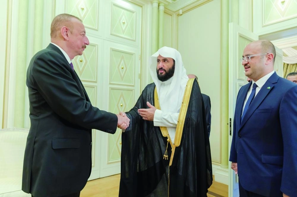 






إلهام علييف خلال استقباله وليد الصمعاني                  (مكة) 