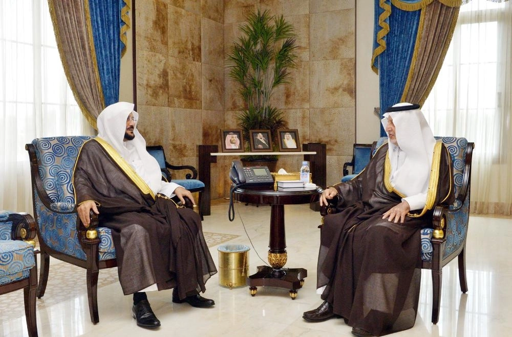 و.. خلال استقباله عبداللطيف آل الشيخ