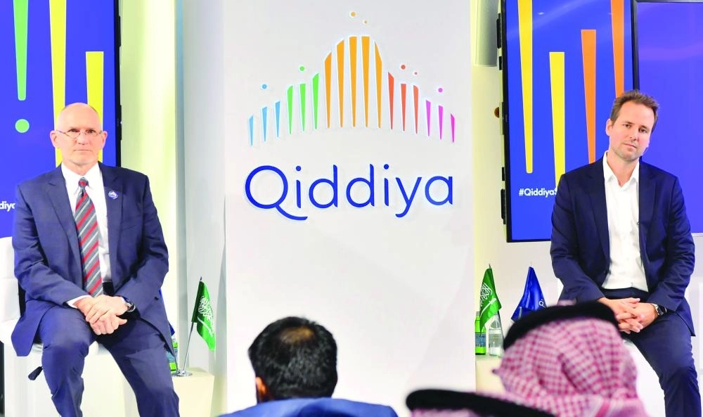 






المتحدثان خلال العرض