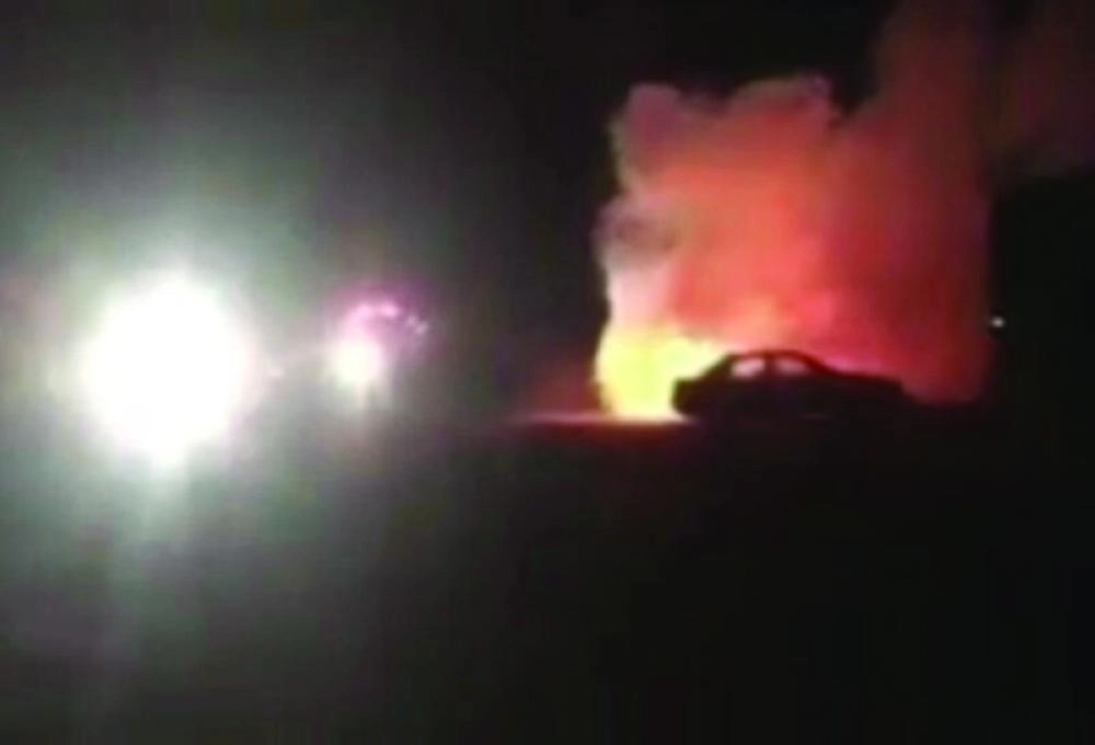 الحريق مندلعا في سيارة سلمى