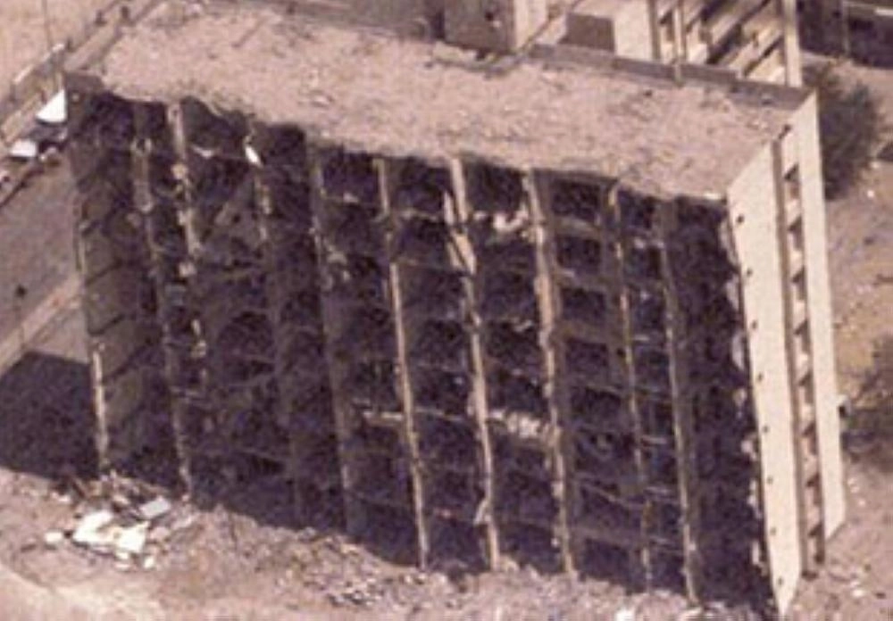 






الدمار الذي خلفه تفجير الخبر                              (مكة)