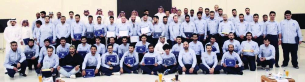 






دفعة من المهندسين السعوديين حديثي التخرج                                                                                                     (مكة)