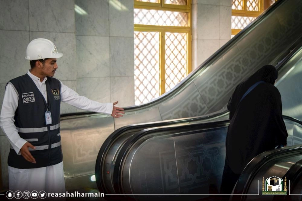 السلالم الكهربائية بالمسجد الحرام
