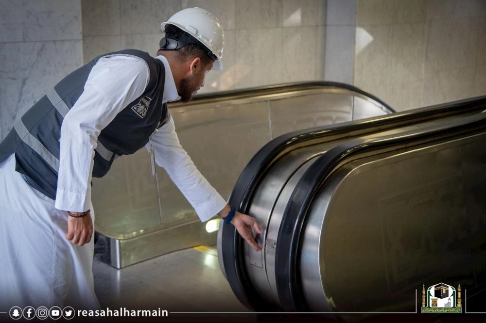 السلالم الكهربائية بالمسجد الحرام