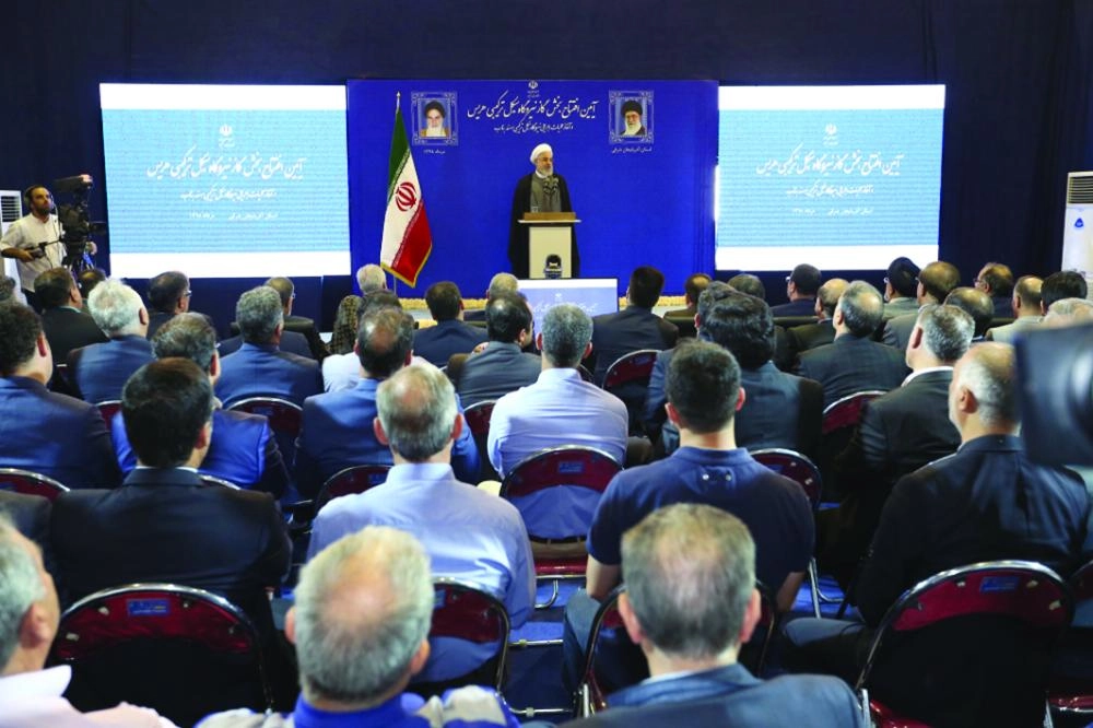 






روحاني يتحدث في مؤتمر صحفي                                                 (د ب أ)