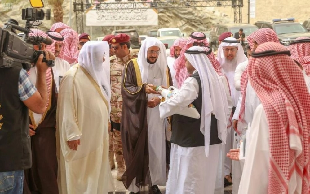 وزير الشؤون الإسلامية يتفقد مقار ضيوف برنامج خادم الحرمين الشريفين للحج والعمرة