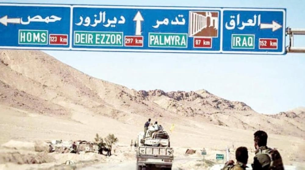 






جانب من الطريق البري