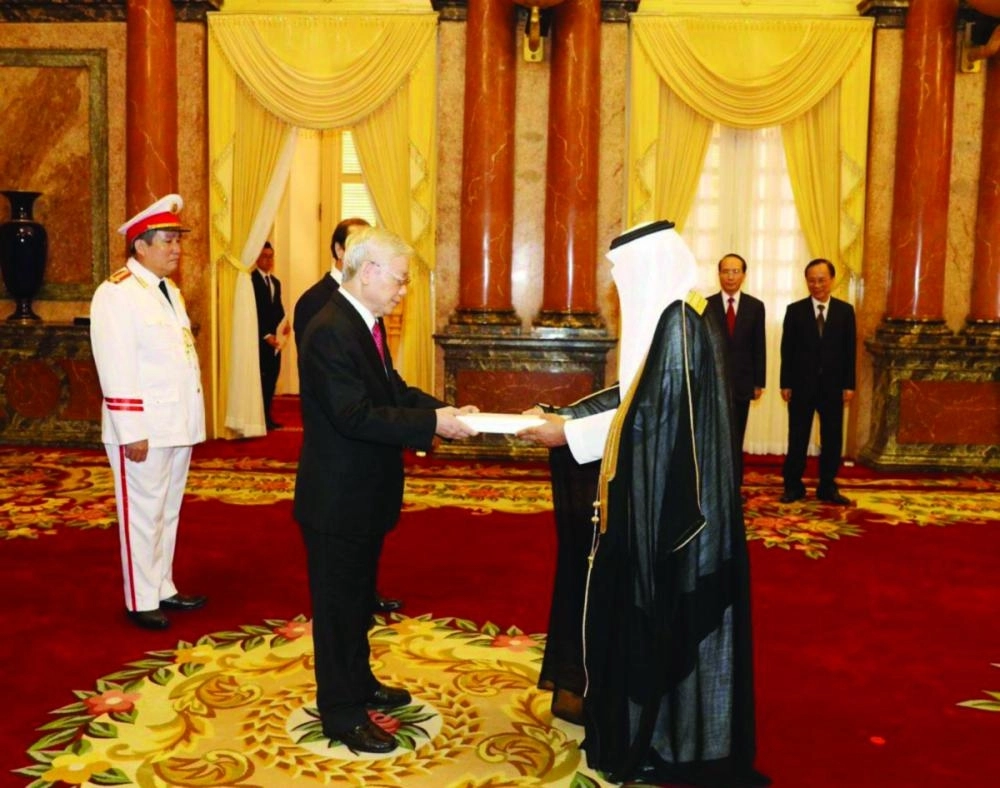 نجوين فو ترونغ خلال تسلمه أوارق اعتماد السفير السويلم (واس)