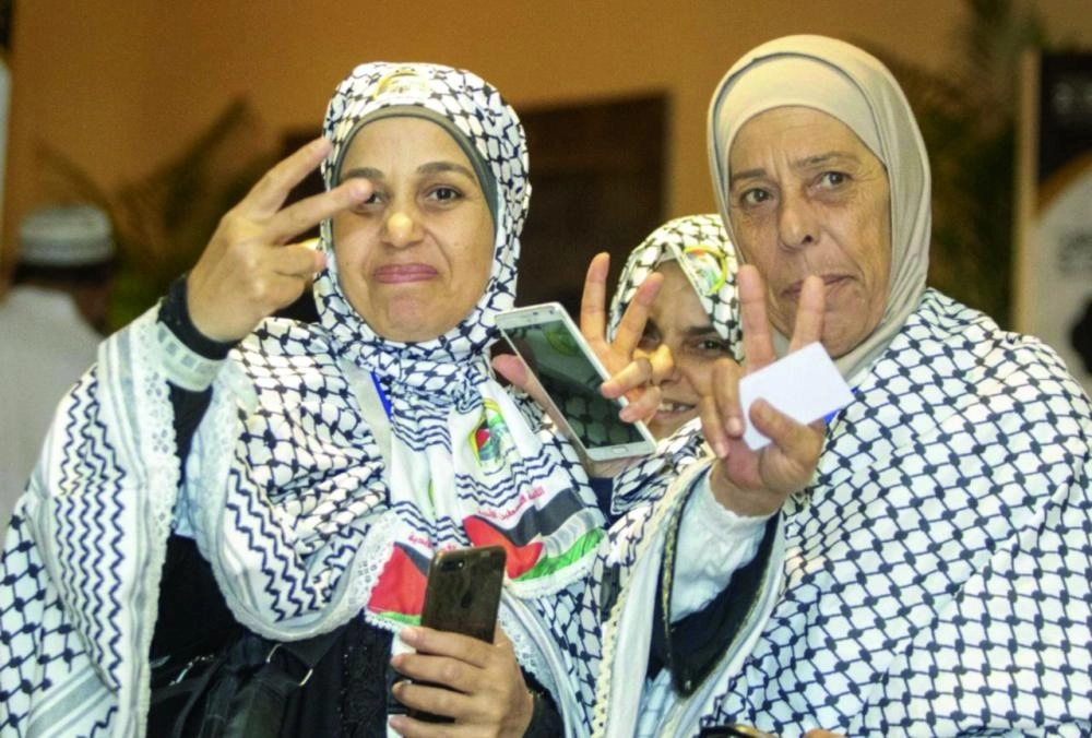 






فلسطينيات ضمن ضيوف خادم الحرمين                  (واس)