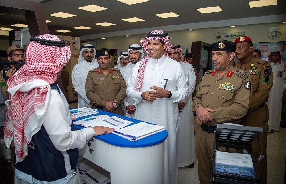 وزير النقل يتفقد مشروعات الوزارة