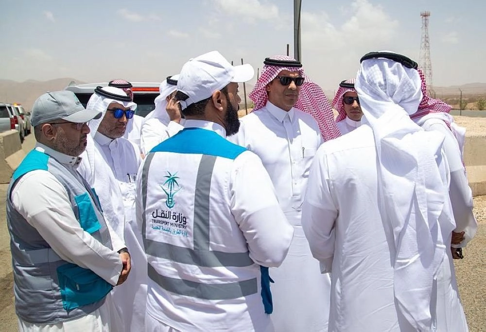 وزير النقل يتفقد مشروعات الوزارة