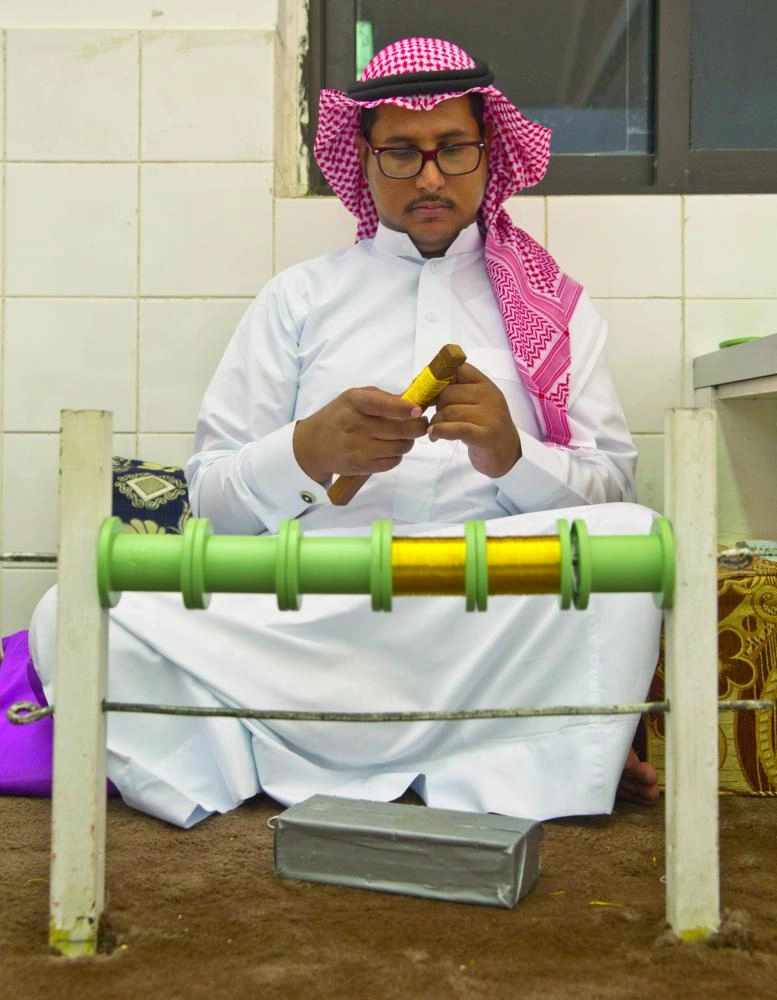 مراحل تصنيع كسوة الكعبة 1440 (أنس الحارثي)  