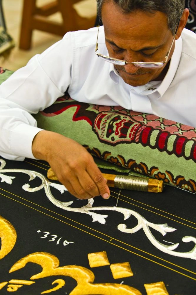 مراحل تصنيع كسوة الكعبة 1440 (أنس الحارثي)  