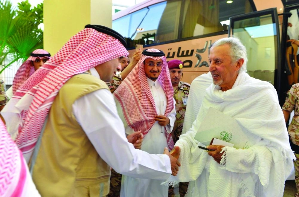 






.. ولدى وصوله إلى منى أمس                        (مكة) 