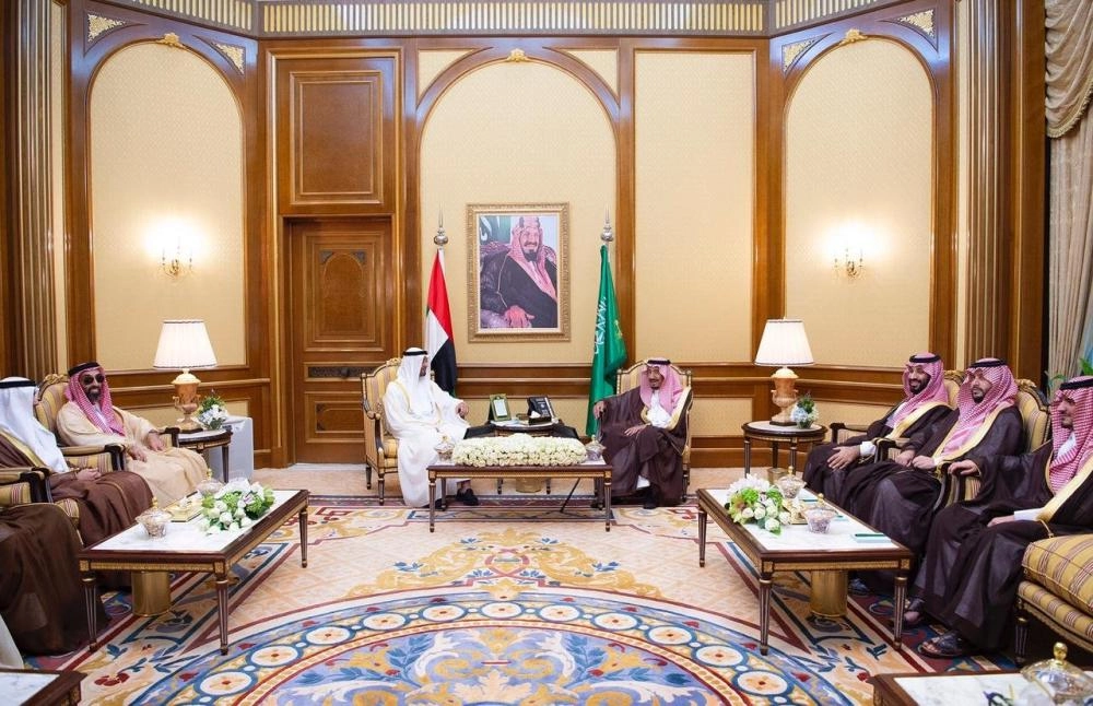 خادم الحرمين الشريفي وولي عهد أبوظبي