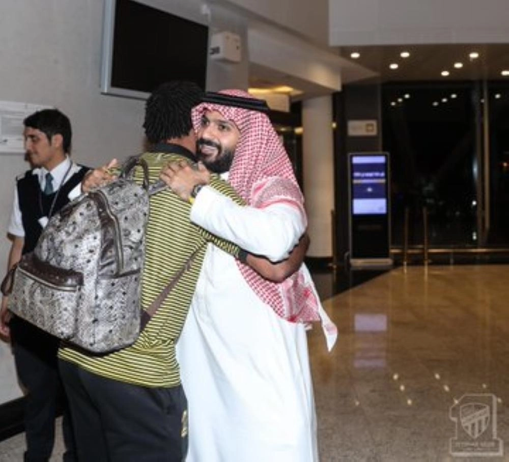 أنمار الحائلي يستقبل بعثة الاتحاد (إعلامي الاتحاد)