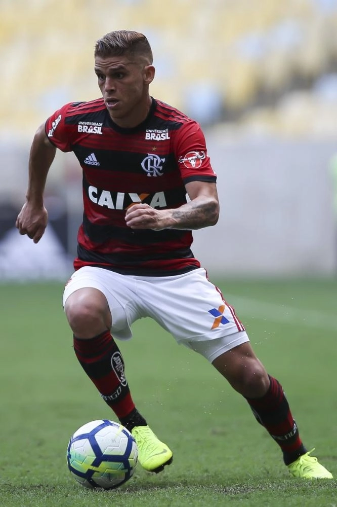 






الكولومبي جوستافو