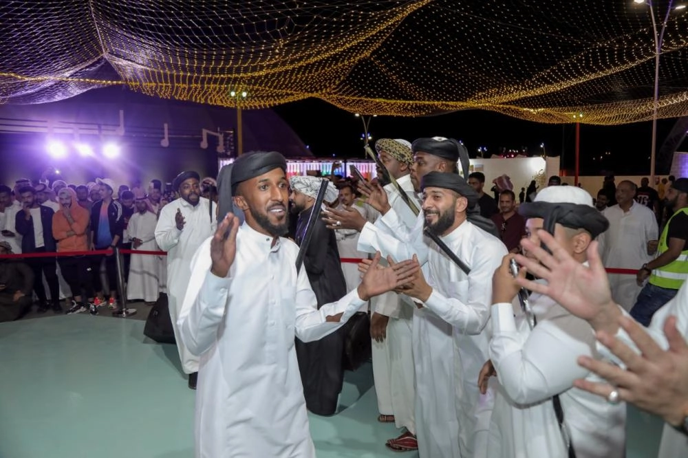 ساحة الفن والموسيقى بسوق عكاظ في موسم الطائف